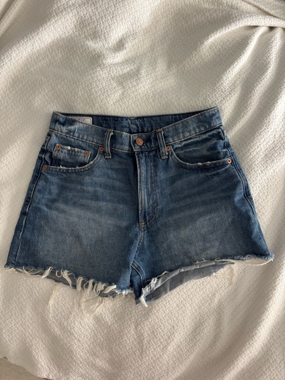 GAP 4” High Rise Stride Short size 26/2R